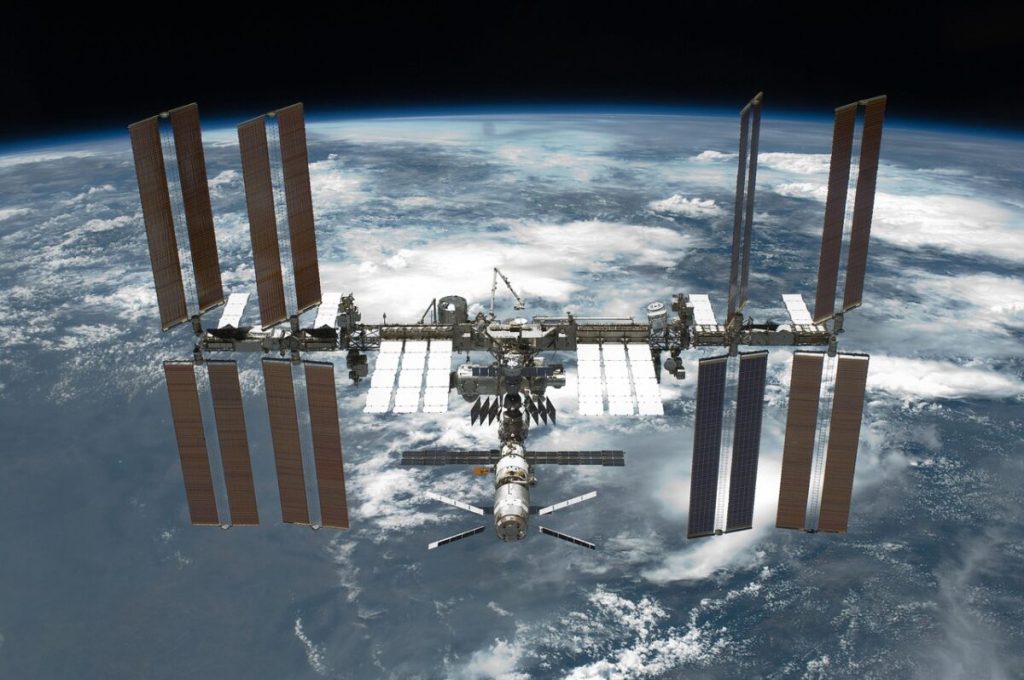 ISS ar putea cădea pe Pământ! Experții anunță catastrofă