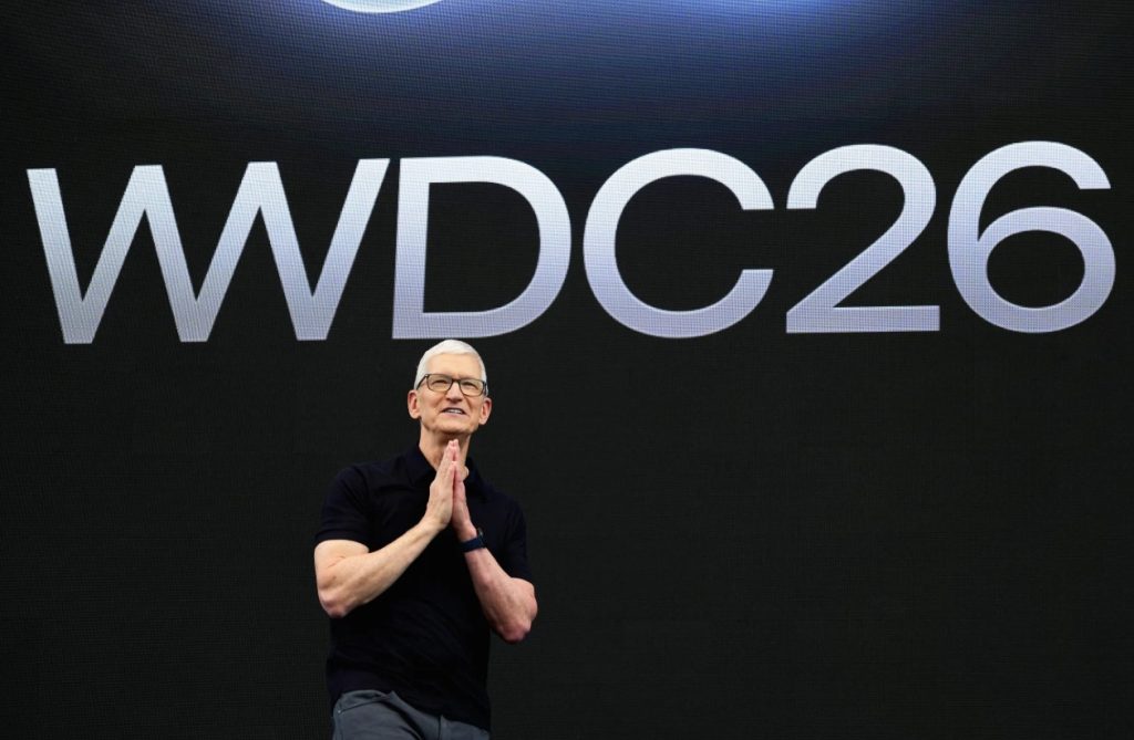 Apple-ul declanșează Siri AI și atacă cursa AI