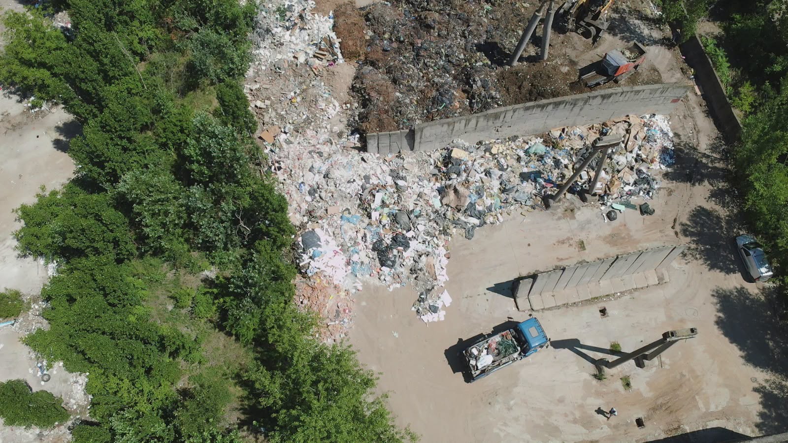 Depozit ilegal, amendă uriașă și mașină confiscată în Sectorul 3