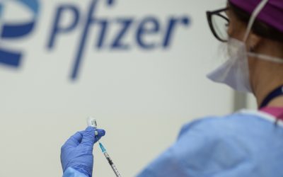 Pfizer vs Polonia: Vaccinuri blocate, zboruri în pericol