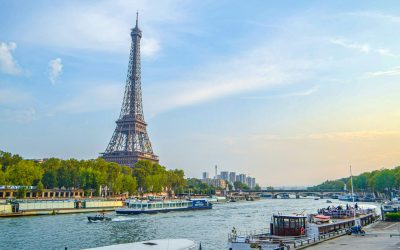 Navă de lux din România, pe Sena la Paris. Cum arată