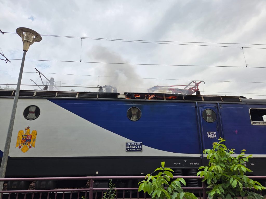 Tren Budapesta-București blocat în câmp: locomotivă defectă lângă Caracal