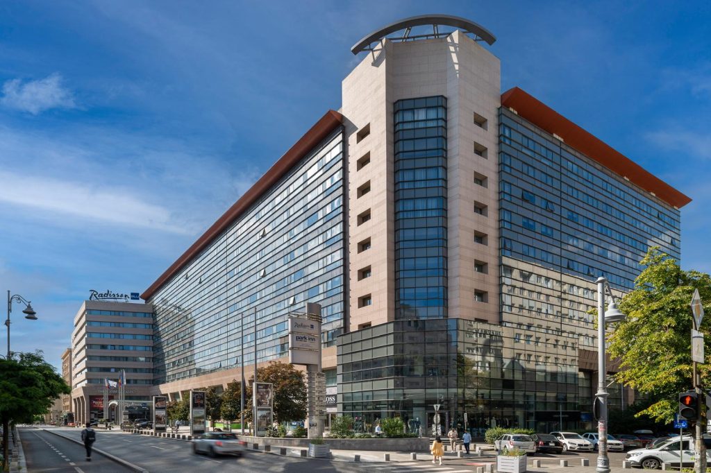 Radisson Blu București: Luxul de 5 stele, direct afară