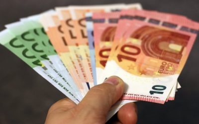 Profesoară din Germania, concediu medical, dar salariul tot crește