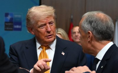 Trump: Taxe de 50% la vin, hochei și ciment pe fondul crizei cu Canada
