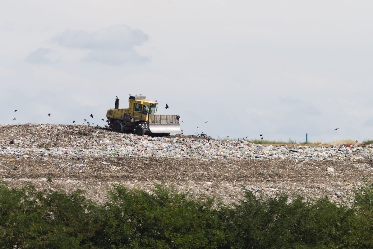 Vidra, alarmă oficială: Gunoiul scoate hidrogen toxic!