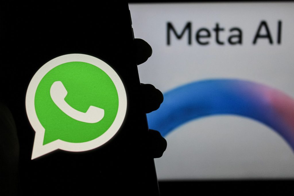 WhatsApp ia foc! Ce înseamnă noul punct verde de lângă prieteni