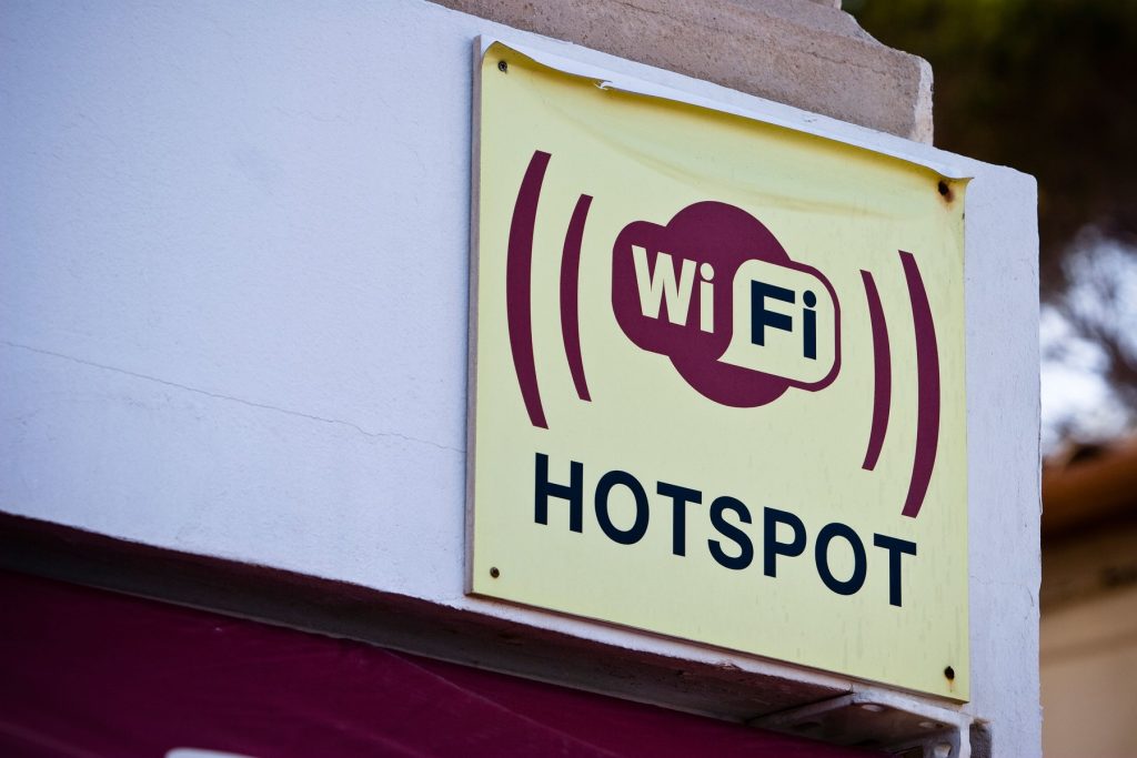 Telefonul tău, sursă WiFi: Internet oriunde, simplu