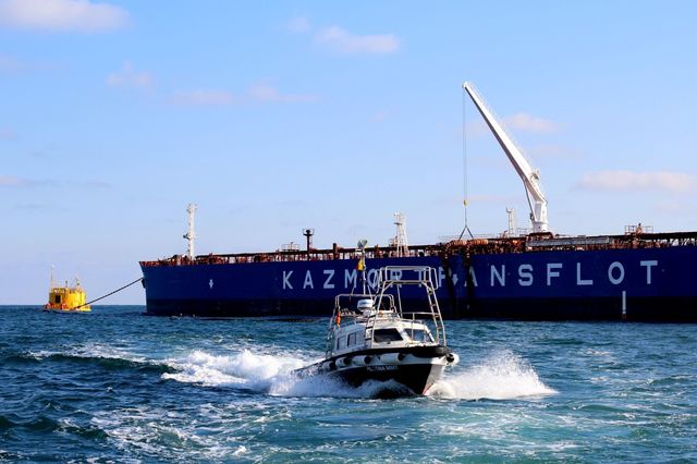 Benzina scumpă: SOCAR și Rompetrol, afectate de criza din Marea Neagră