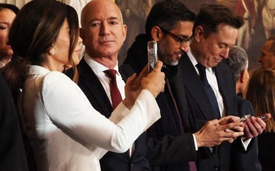 Bezos și Musk: Proiecte spațiale periculoase pentru Zământ