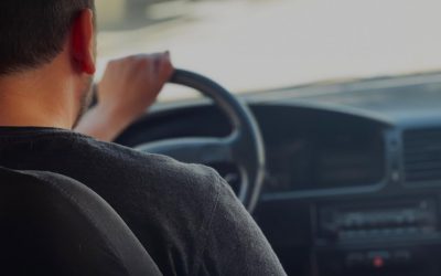 ALBA: Șofer, fără permis după depășire ilegală la școală