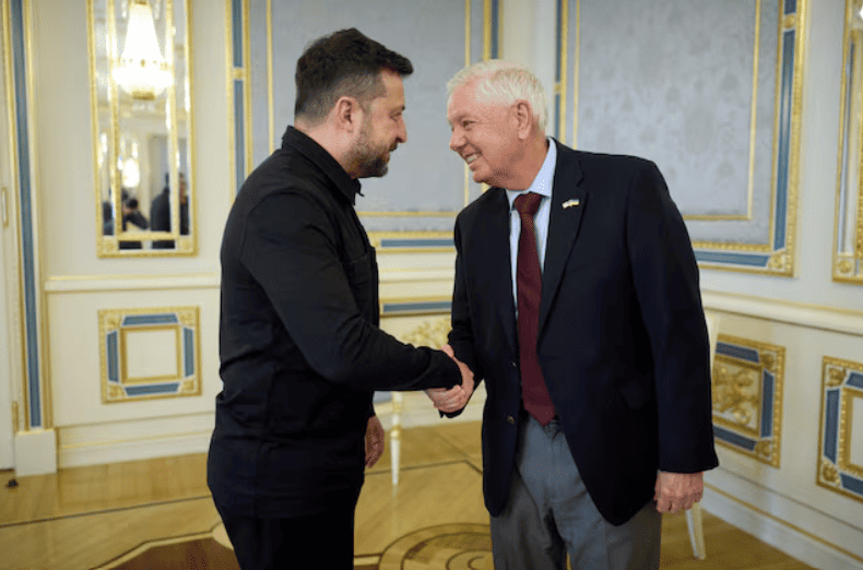 Trump, la Kiev: Pace prin Beijing. Loviturile ucrainene au spart petrolul rusesc