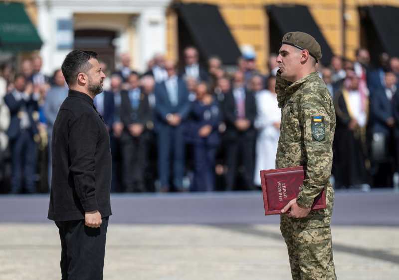 Zelenski, pe front: Anunț pe neașteptate de la soldații ucraineni
