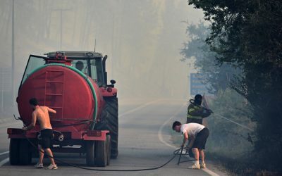 Incendiu Siviri: Evacuare pe mare!
