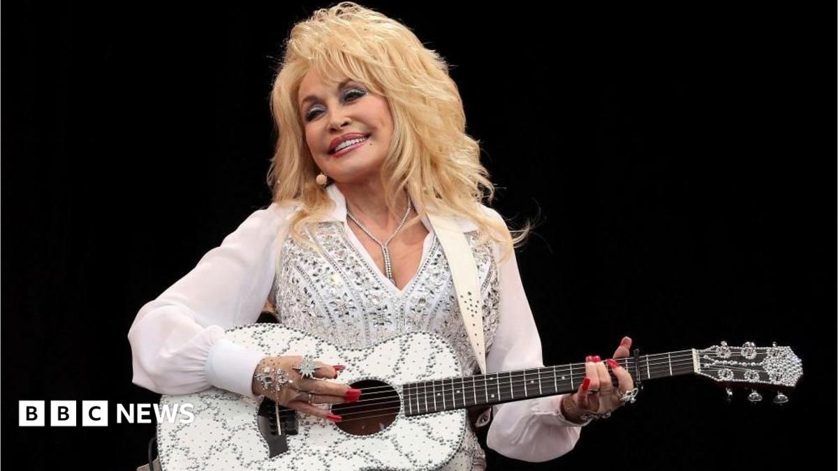 Doli Parton, legendară cântăreață country, a murit la 80 de ani