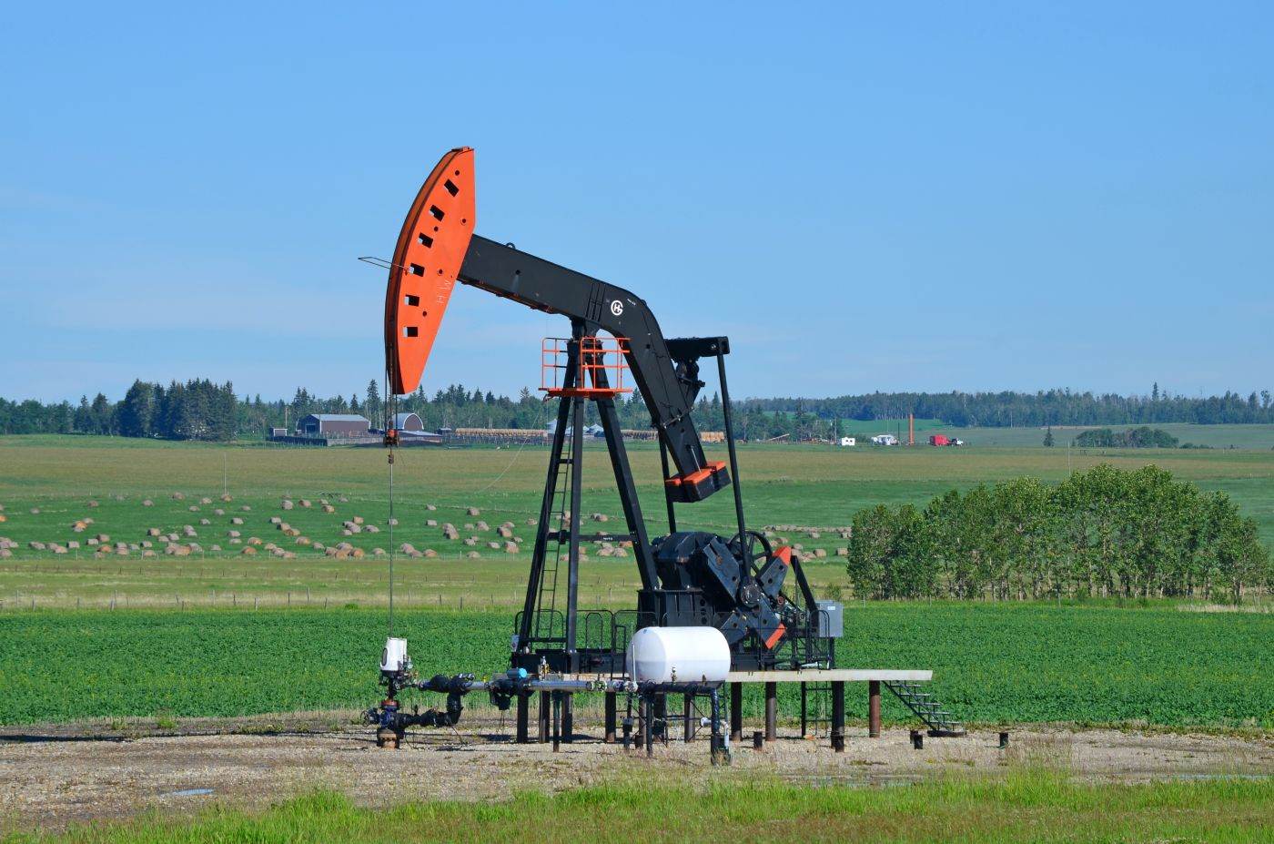Iranul lovește OPEC+: Petrolul, din nou în criză