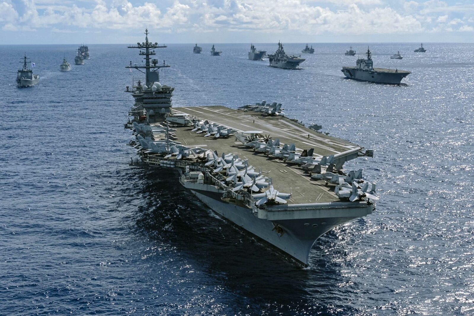 SUA mută portavion spre Orient, griji pentru militarii de pe Lincoln