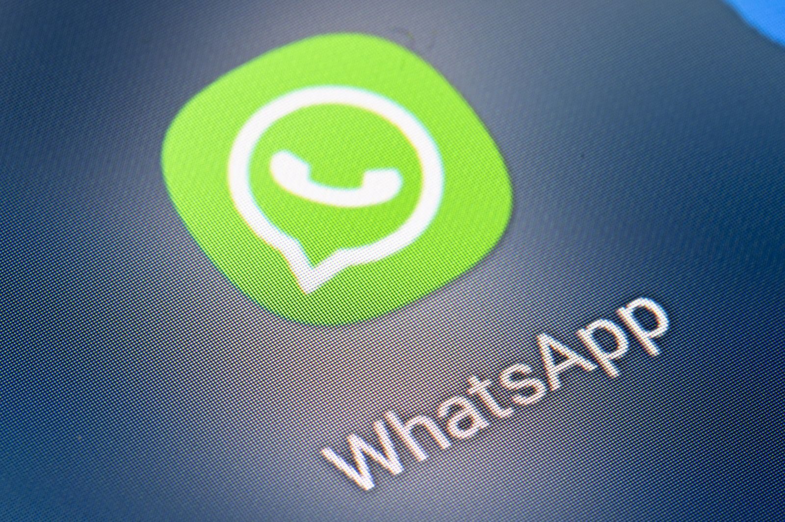 WhatsApp eliberează spațiu pe telefon, păstrând conversațiile