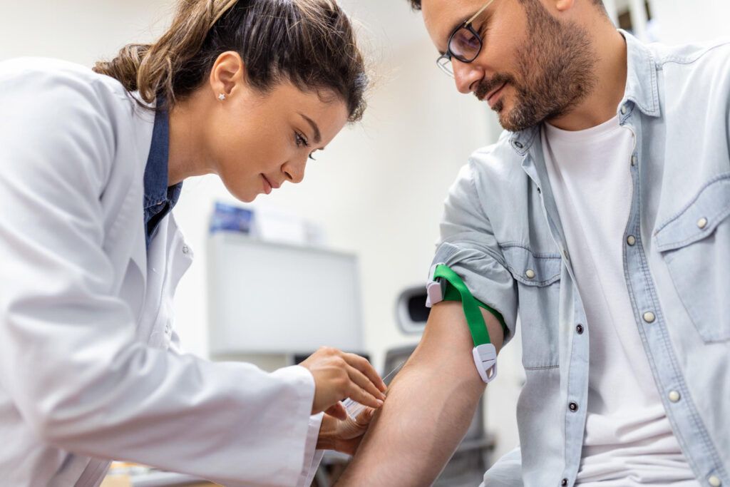Analiză de sânge vitală: Depistează riscul ereditar ascuns