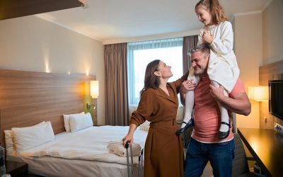 Hotelul: Copilul tău adaugă costuri suplimentare la rezervare?