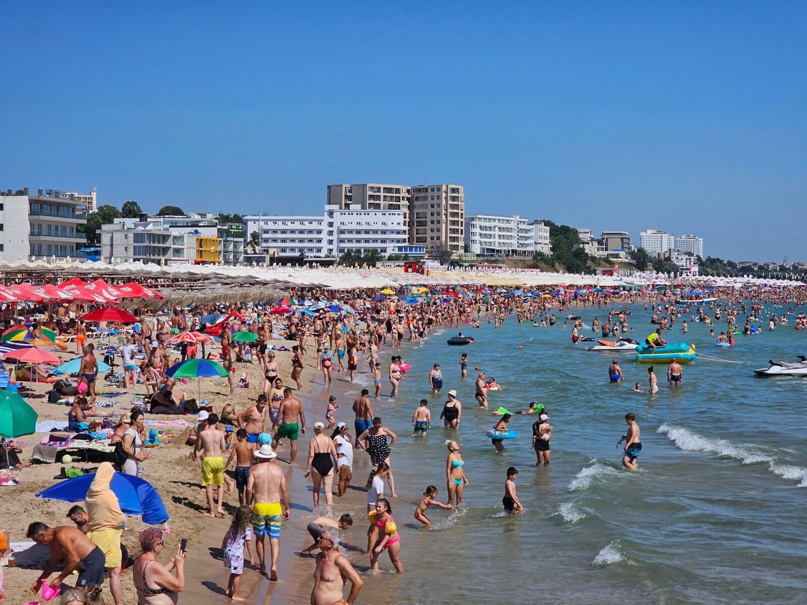 Eforie Nord 2026: Weekend la mare, cât costă luxul porumbului fiert