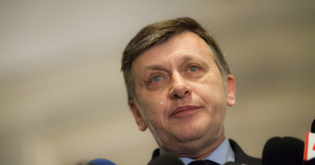 Crin Antonescu: „Bolojan nu se cramponează de funcție. Va pleca atunci când va fi învestit un guvern”. Pe cine vede drept premier