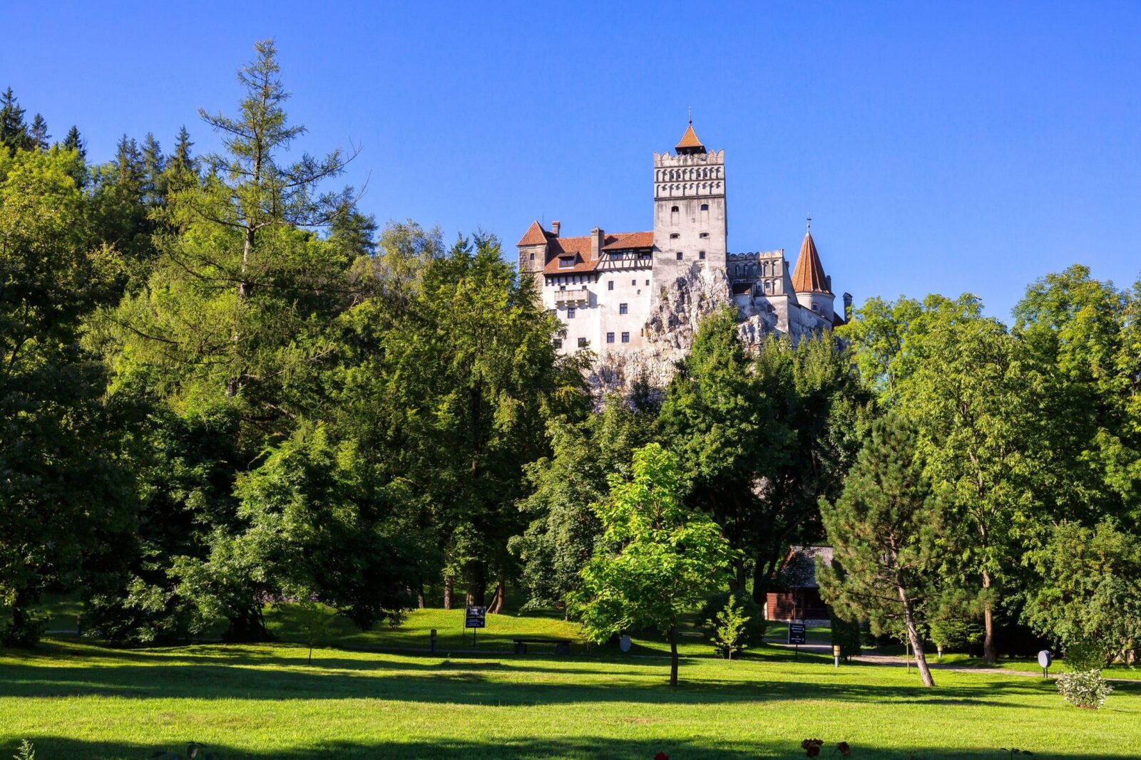Castel românesc, peste Peleș și Parlament: top mondial