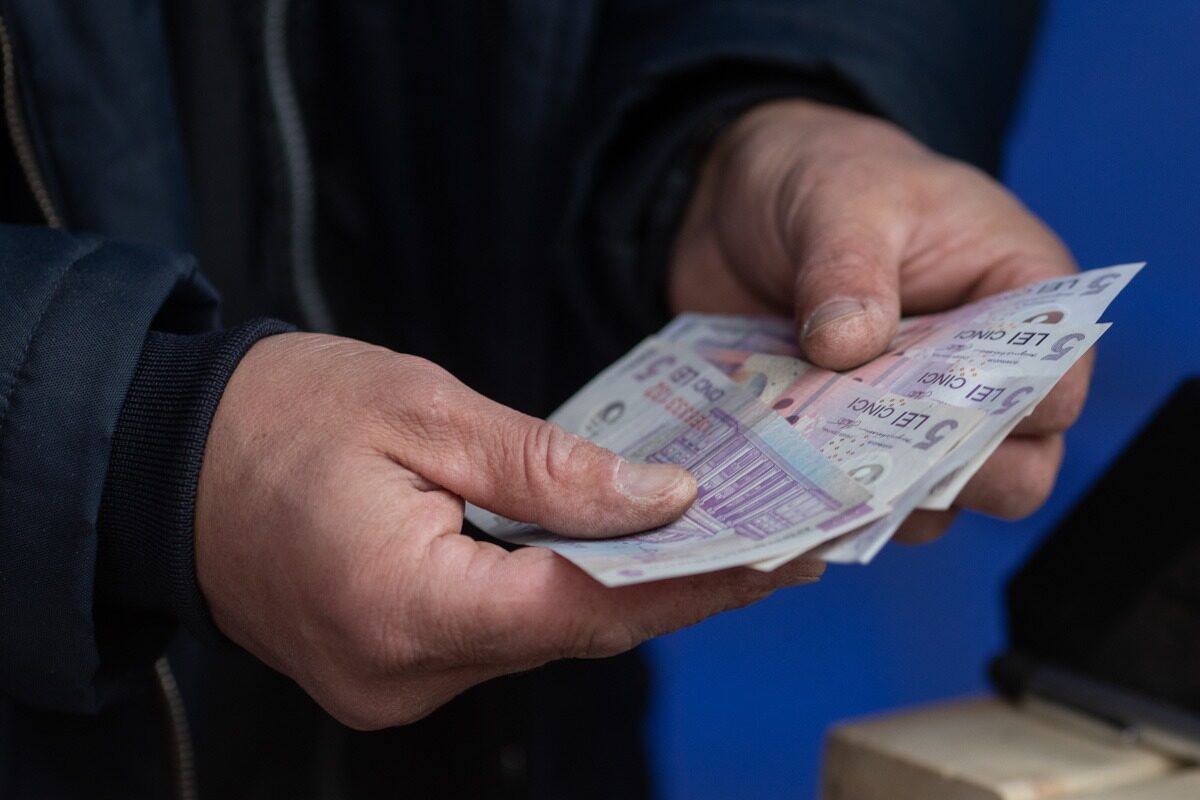 Economia României s-a strâns: PIB-ul a scăzut 0,8%