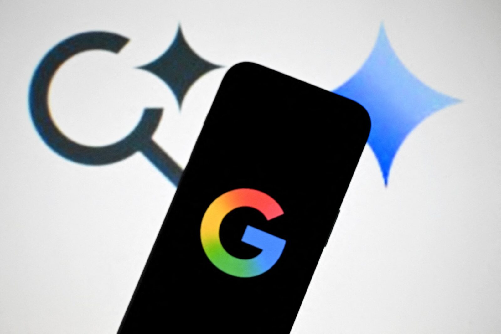 Google renunță la butonul de căutare. Cum arată acum pagina principală