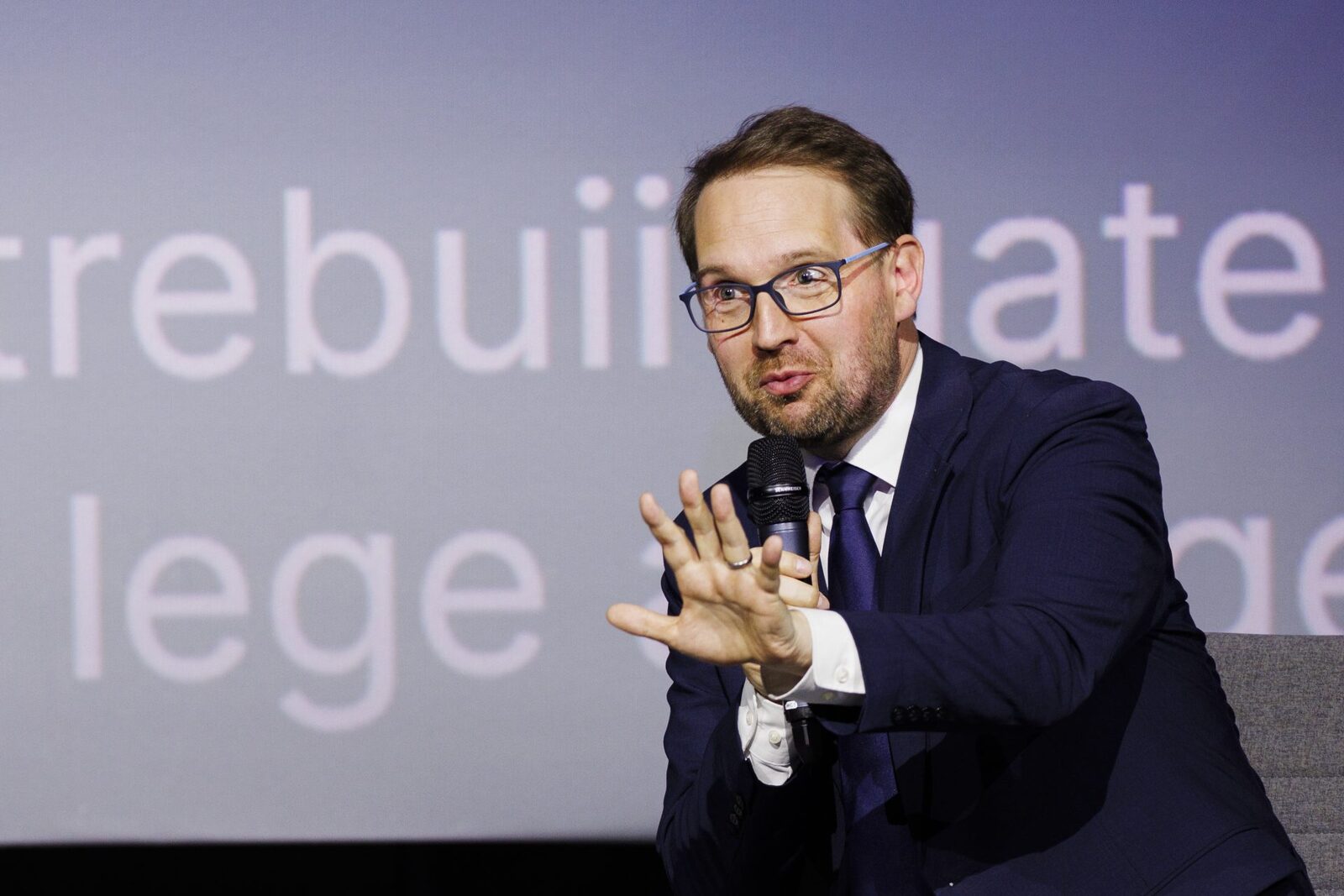 Fritz, salariu tăiat 10% la primărie: „Așa spune legea”