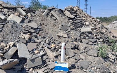 Firma de la malul mării, ACUZATĂ de groapă ilegală de gunoi, SUSPENDATĂ