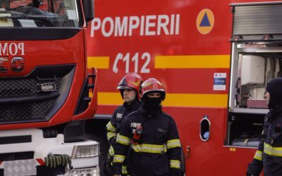 Incendiu puternic la un depozit de uleiuri din Constanța. A fost emis mesaj RO-Alert din cauza fumului dens