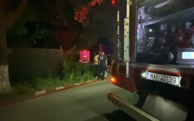 Incendiu major pe strada Marginei din București. Autoritățile au emis un mesaj RO-ALERT