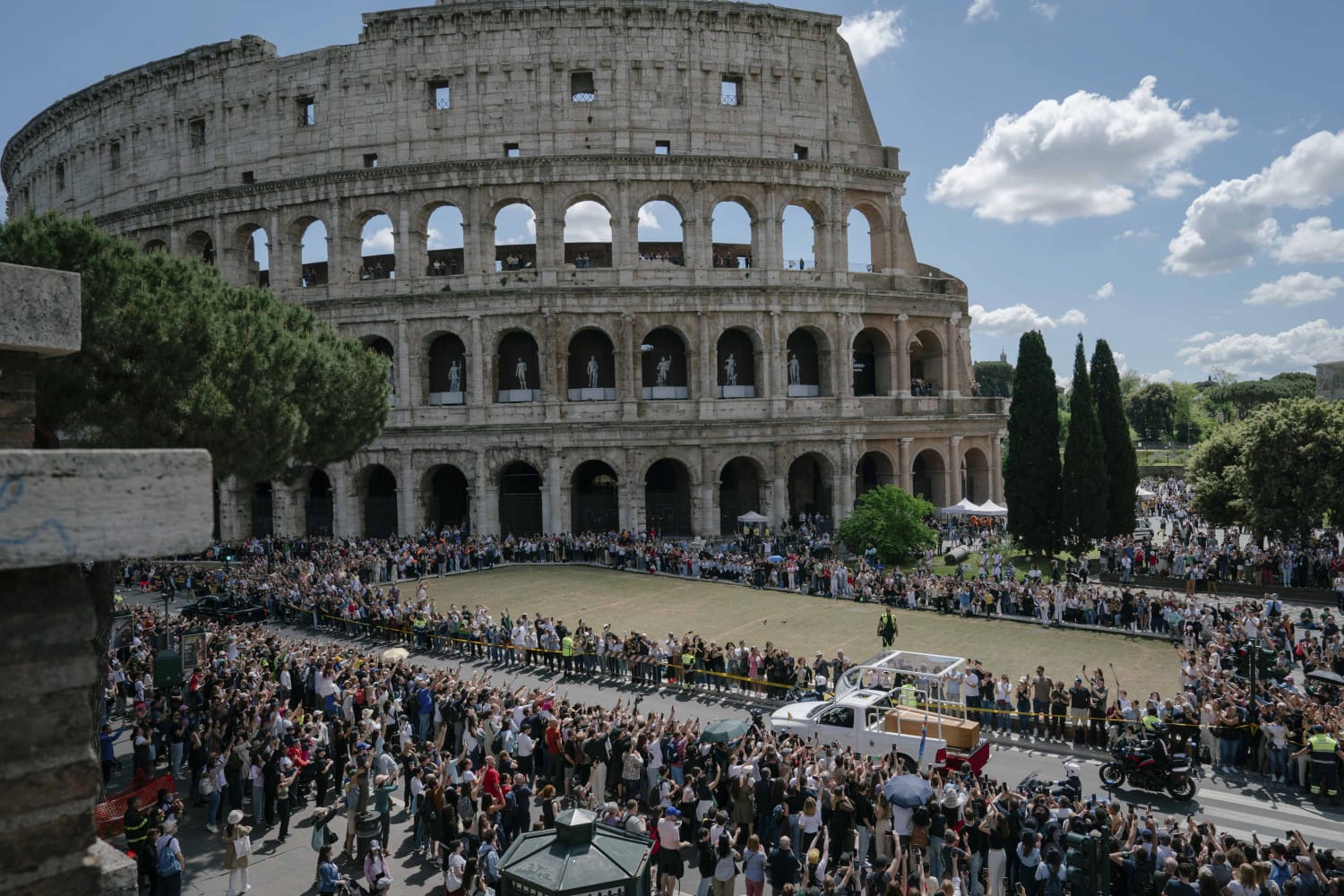 Colosseumul, nocturn până-n septembrie