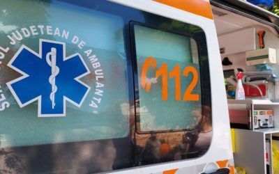 Ambulanță atacată cu topoarele în Cluj, după acuzații false de pe TikTok