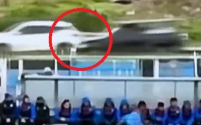 Accident rar! Meci de fotbal declanșează haos pe șosea