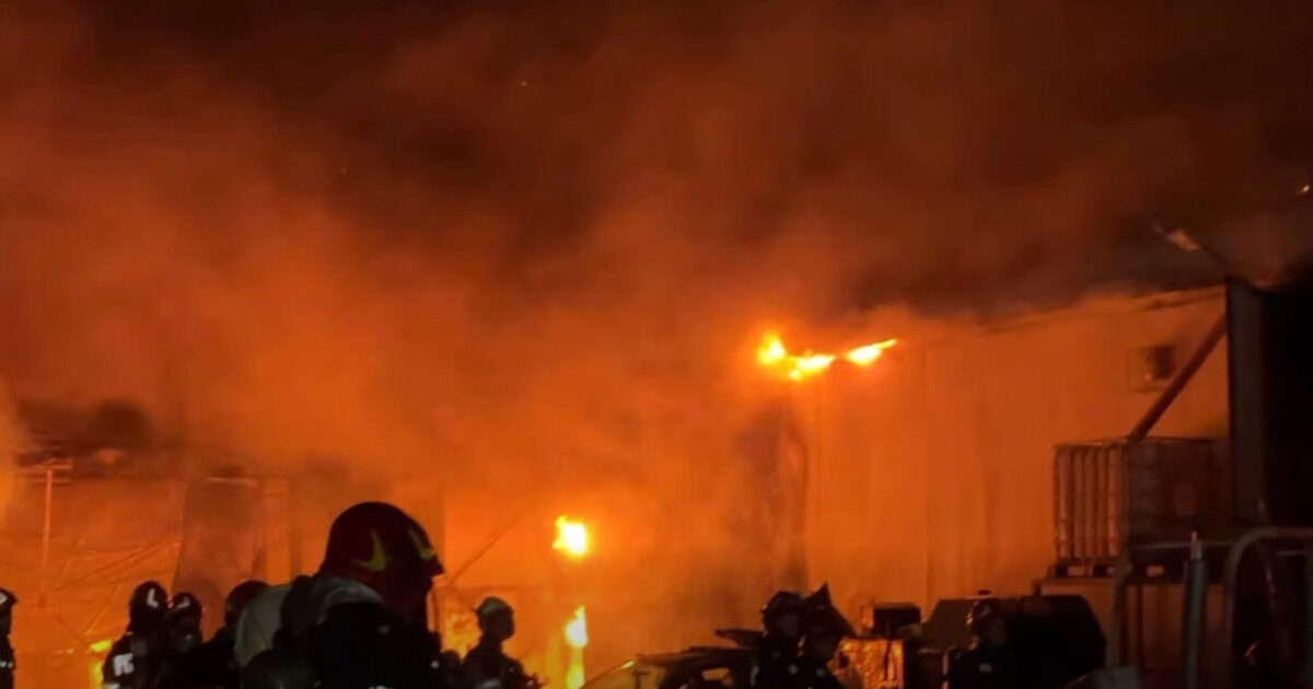 Incendiu hală Sector 1 București: Pompieri masiv, RO-Alert