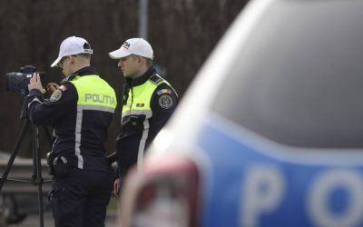 Poliția ascunsă: Radarul e legal după copaci sau panouri?