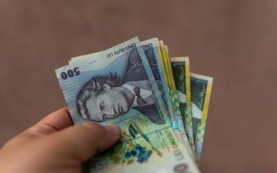 Bani cash la vamă: 10.000 euro/persoană, adulți și copii