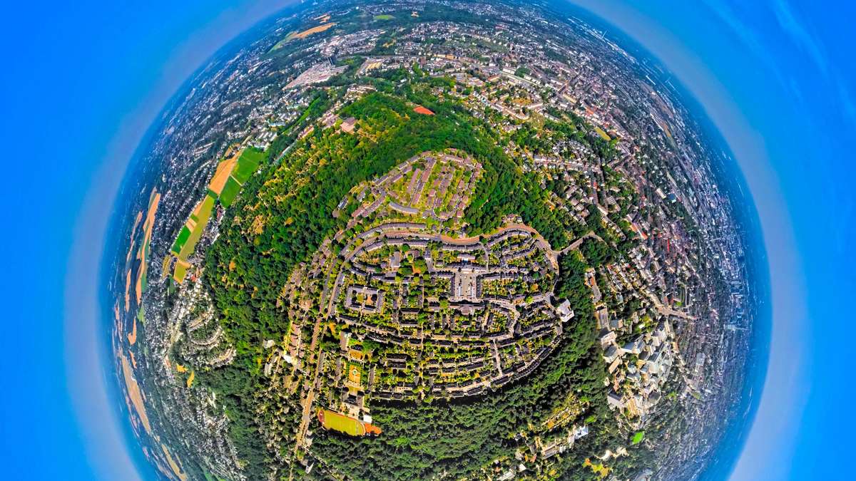 Roman zeigt Siedlung mit 1.583 Menschen