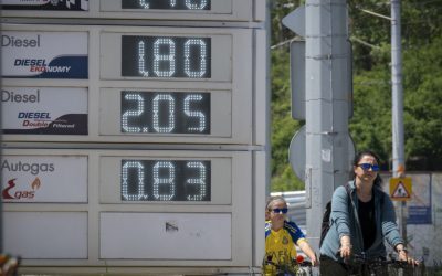 Com Bulgaria: Benzina și motorina, tot mai ieftine!