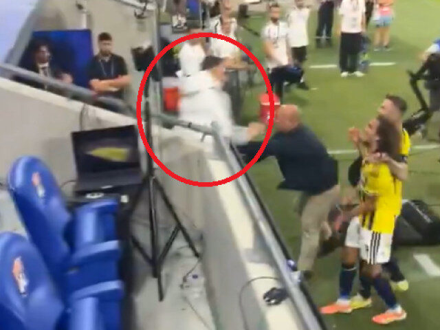 Bătaie și injurii în Champions League, scena face înconjurul lumii