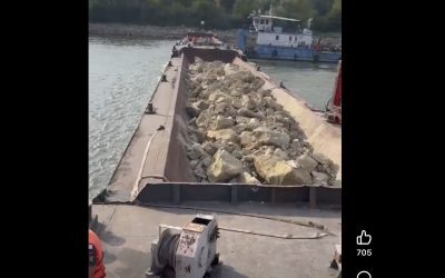 Barje scufundate în Dunăre: Imagini de pe Bala