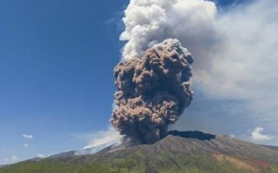 Etna blochează traficul aerian în Catania și Malta