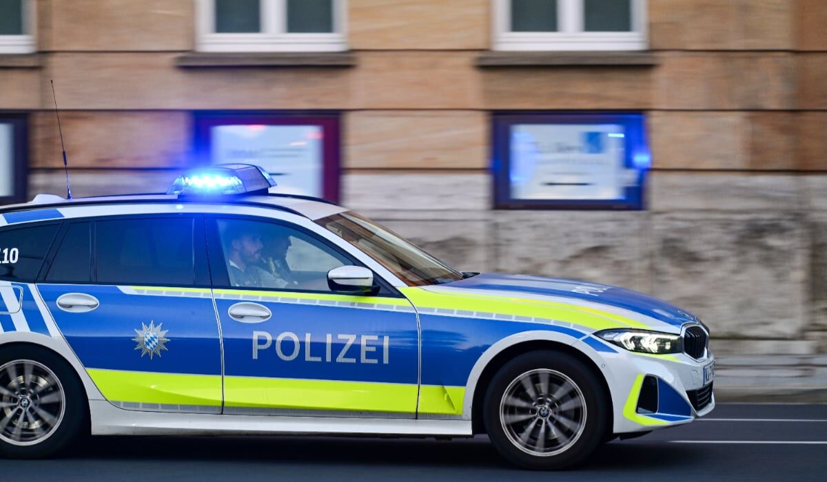 Șofer român, demis din microbuz în Germania. Pasager, la volan