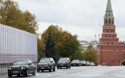 Putin ascunde blindatele de dronele lui Zelenski prin Moscova