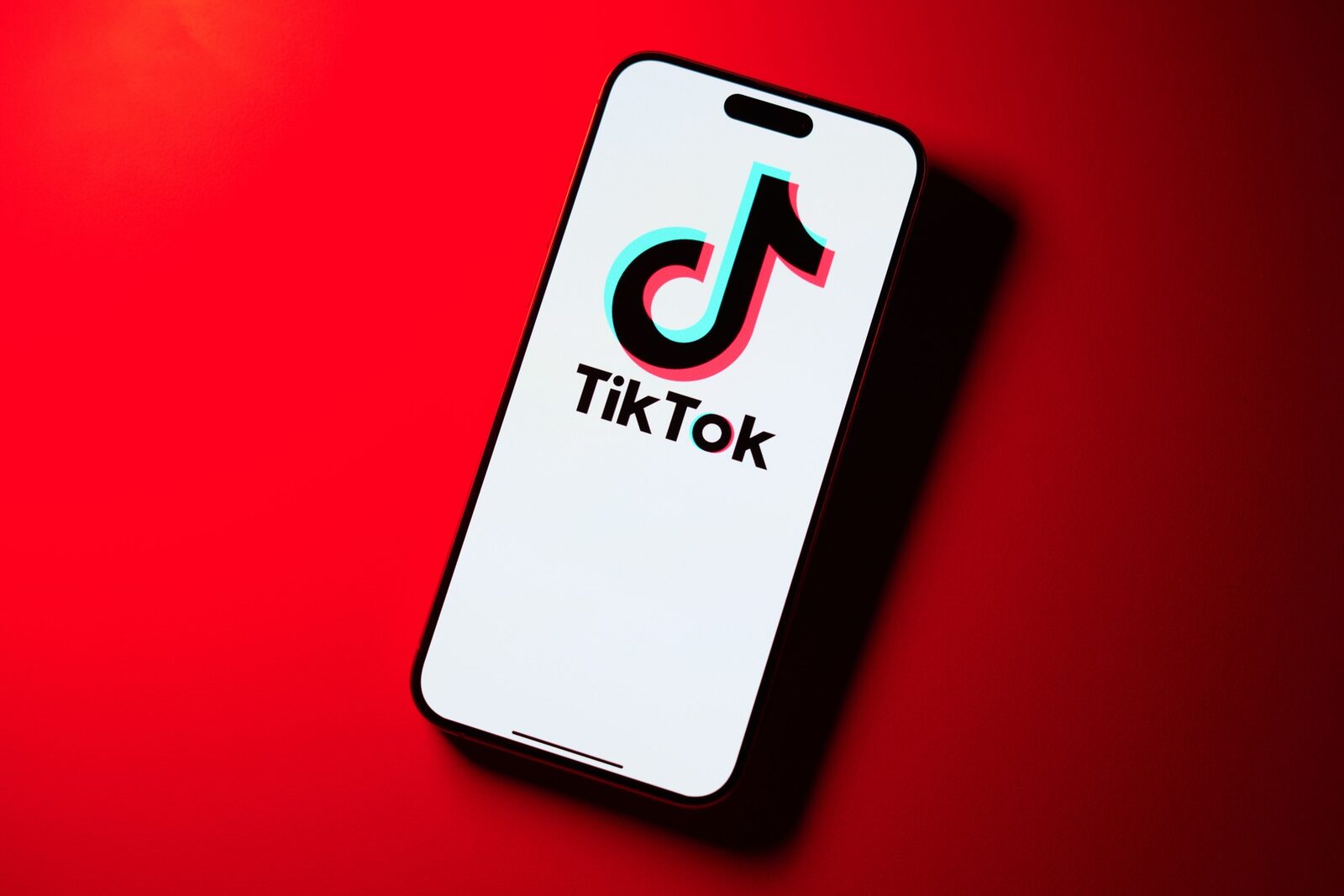 Oana Gheorghiu: Tik Tok fură creiere după atacul pe ambulanță