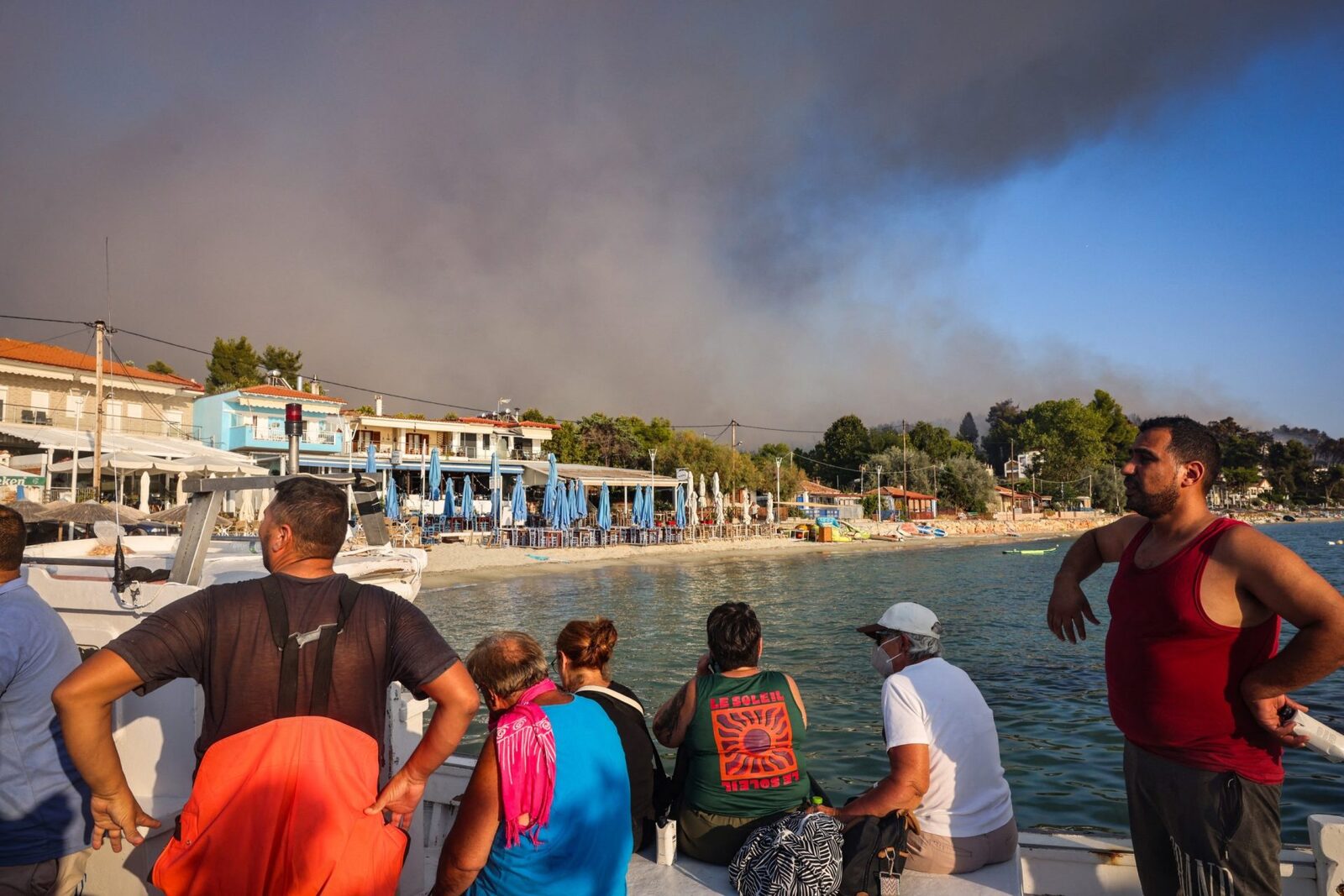 Români evacuați din Halkidiki: Cazare temporară. Cum se solicită ajutorul grec