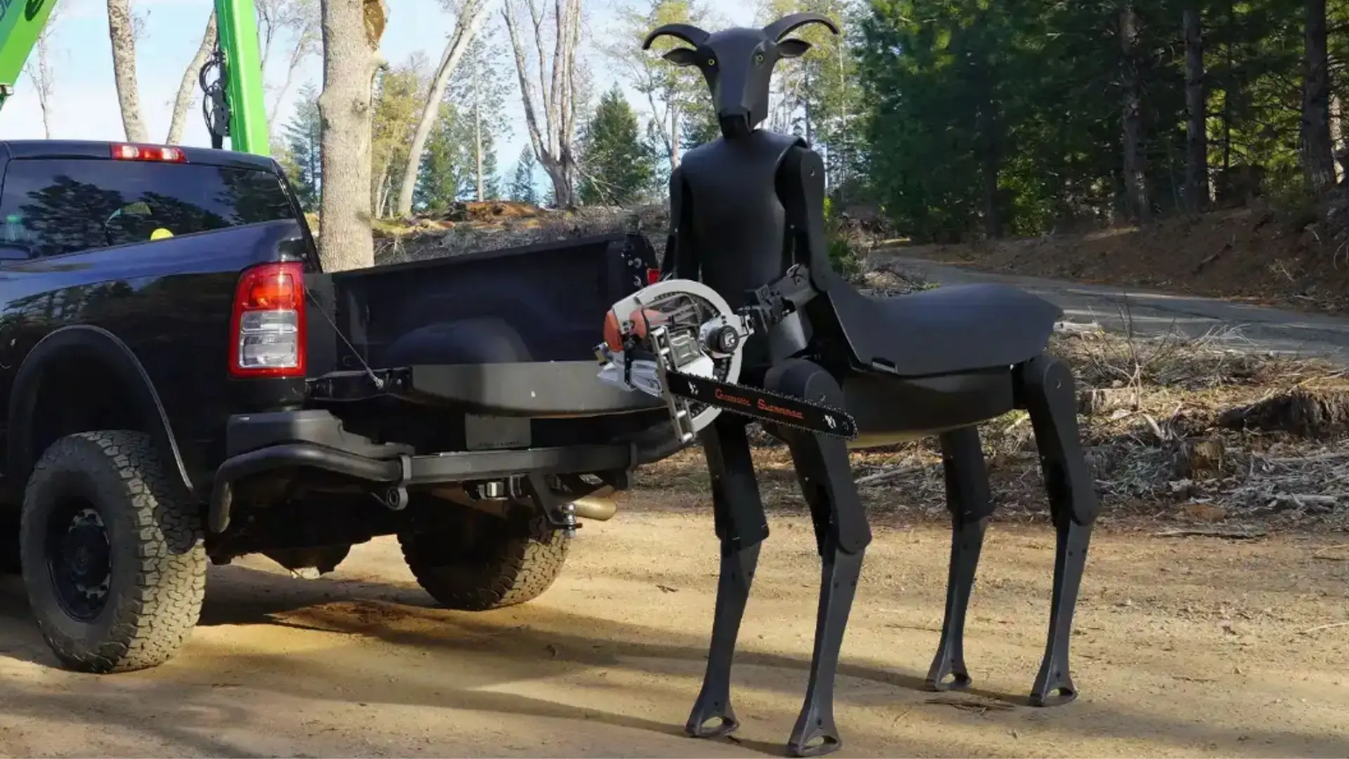 Centaur robot cu drujbă, coșmar sau salvator? Viral!