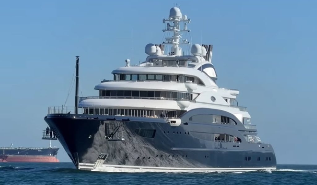 Prințul Saudit, superiaht de 500 mil USD și o dorință secretă